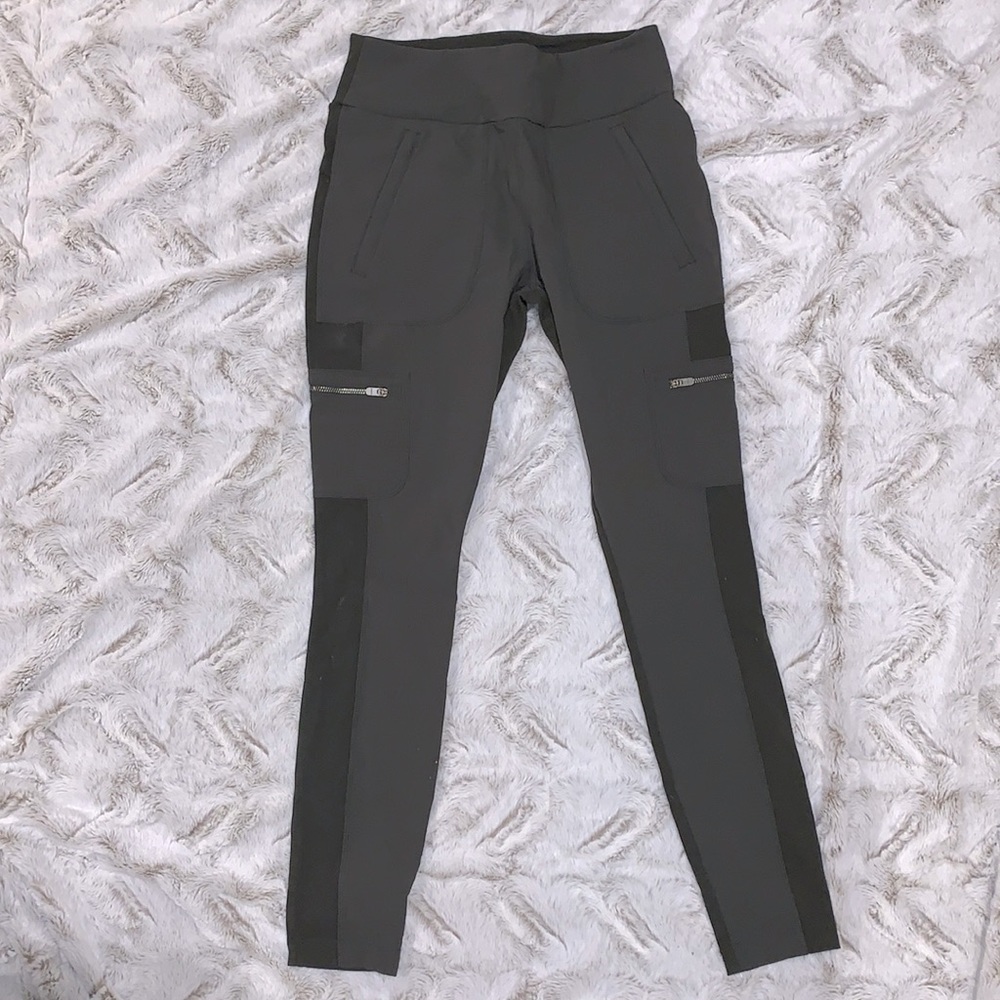 Athleta olive pants w/ utility pockets - size 8